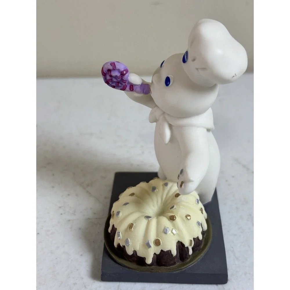 Danbury Mint - 1997 Pillsbury Doughboy -January Monthly Calendar Figurine